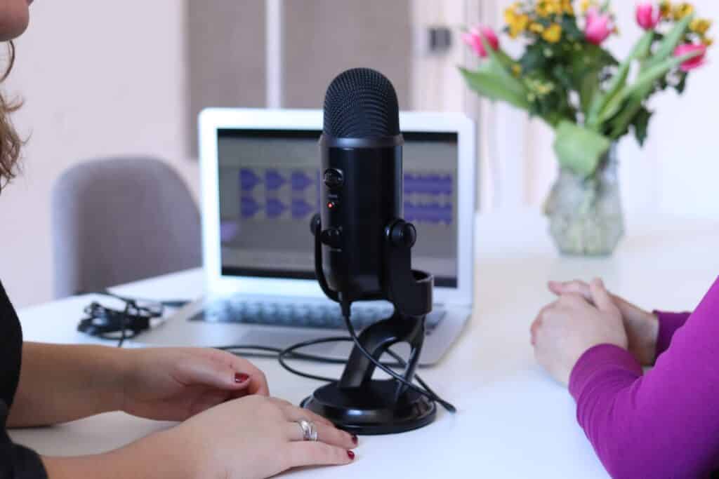 COMO CREAR UN PODCAST DESDE CASA