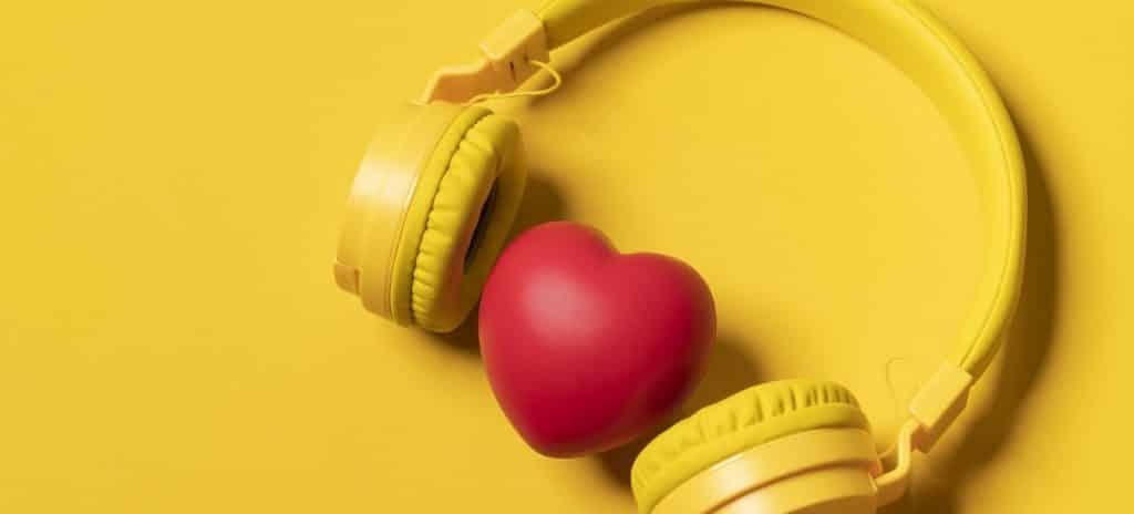 10 canciones españolas perfectas para una primera cita.